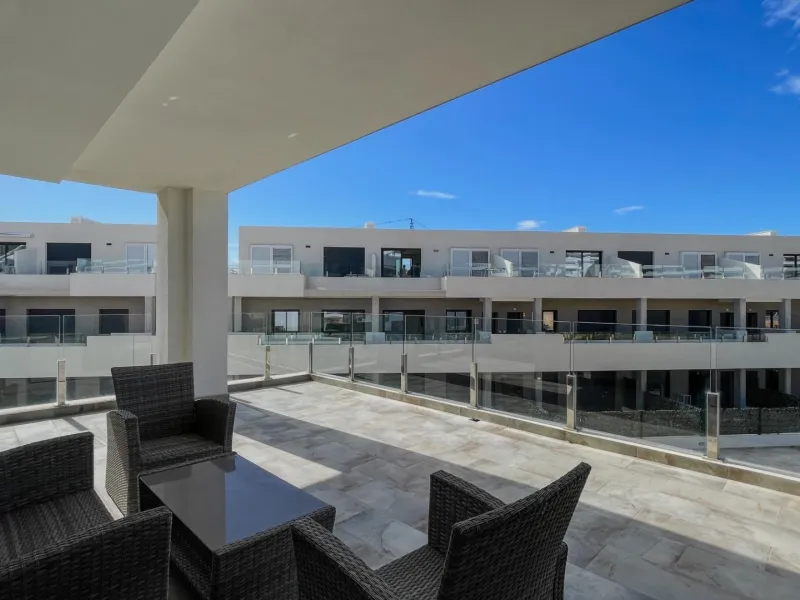Modern duplex with 5 bedrooms in the exclusive Camporrosso complex, Finestrat
