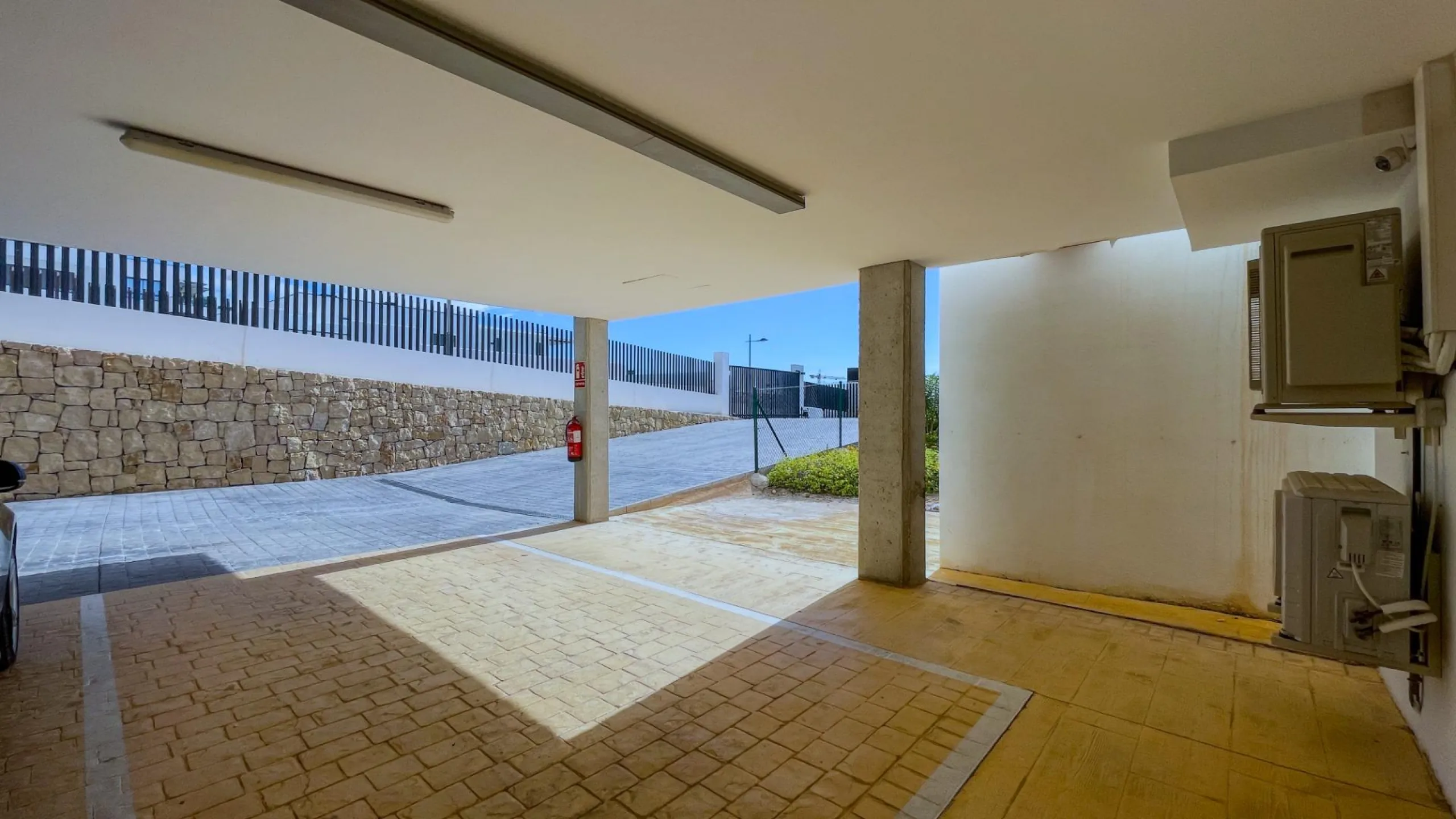 Modern duplex with 5 bedrooms in the exclusive Camporrosso complex, Finestrat