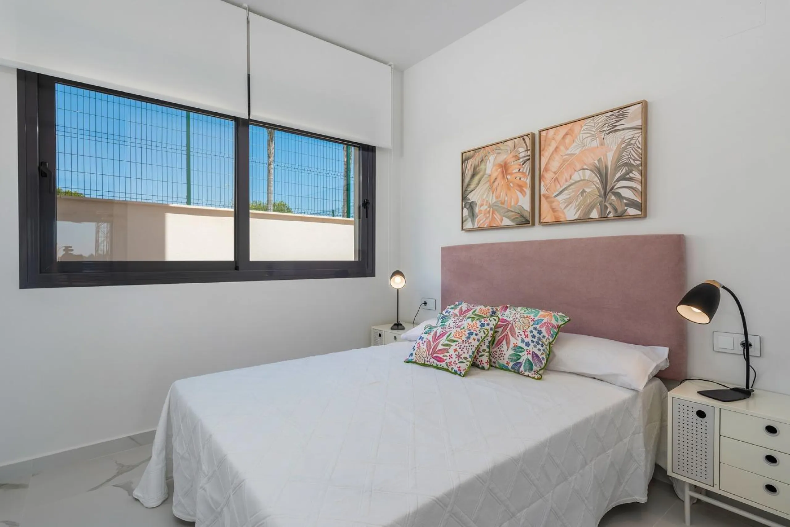 OBRA NUEVA! BUGALOW EN SAN MIGUEL DE SALINAS. 2 DORM. 2 BAÑOS. PISCINA+GARAJE.