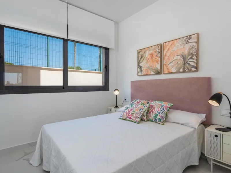 OBRA NUEVA! BUGALOW EN SAN MIGUEL DE SALINAS. 2 DORM. 2 BAÑOS. PISCINA+GARAJE.