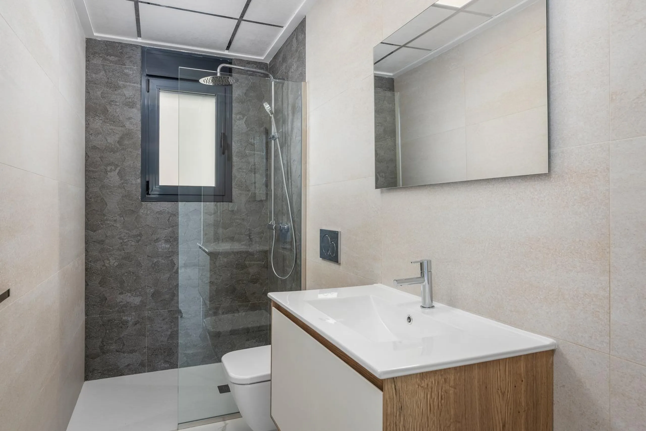 OBRA NUEVA! BUGALOW EN SAN MIGUEL DE SALINAS. 2 DORM. 2 BAÑOS. PISCINA+GARAJE.