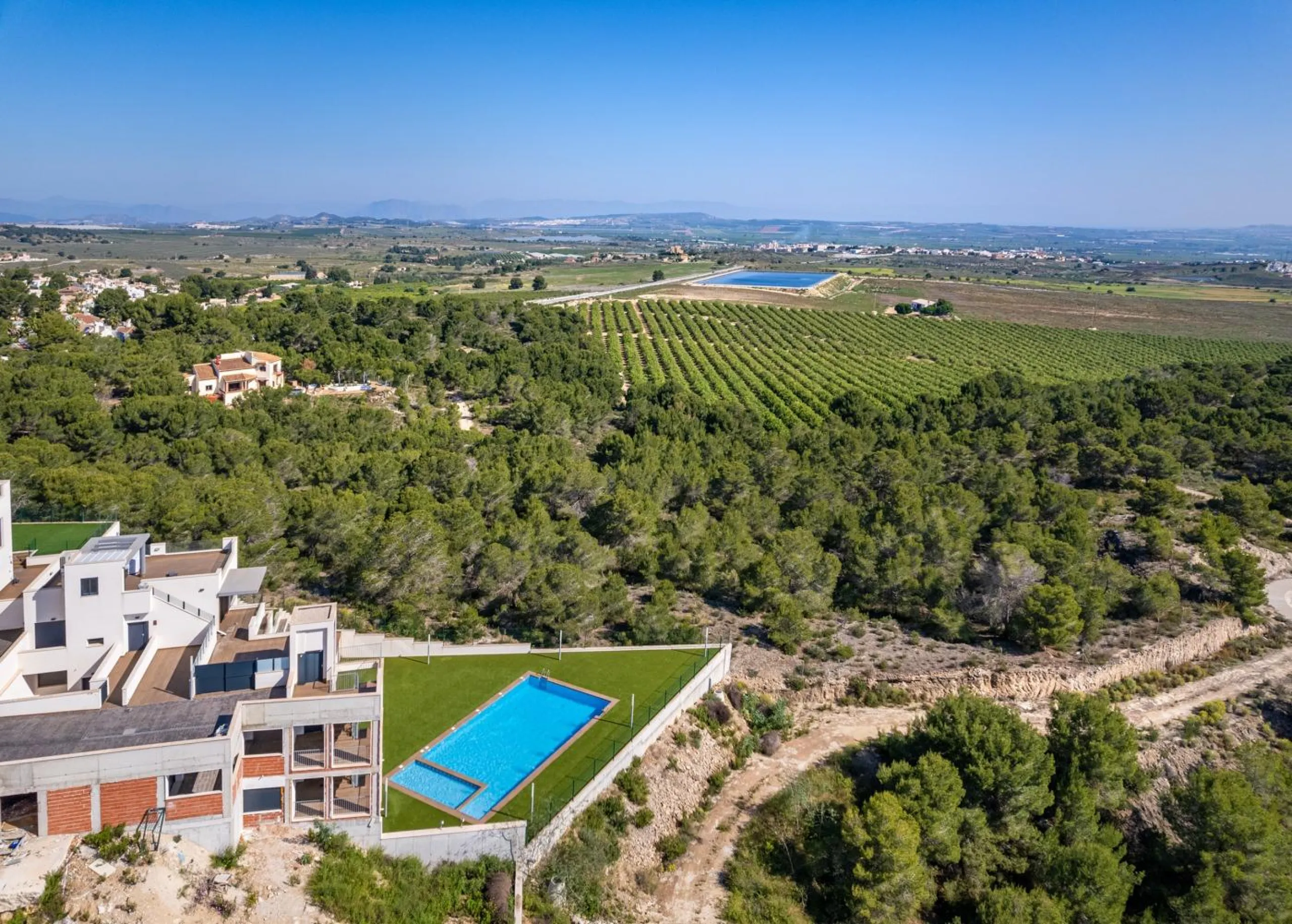 OBRA NUEVA! BUGALOW EN SAN MIGUEL DE SALINAS. 2 DORM. 2 BAÑOS. PISCINA+GARAJE.