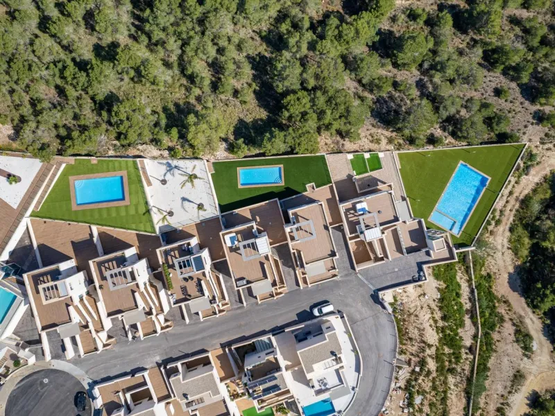 OBRA NUEVA! BUGALOW EN SAN MIGUEL DE SALINAS. 2 DORM. 2 BAÑOS. PISCINA+GARAJE.