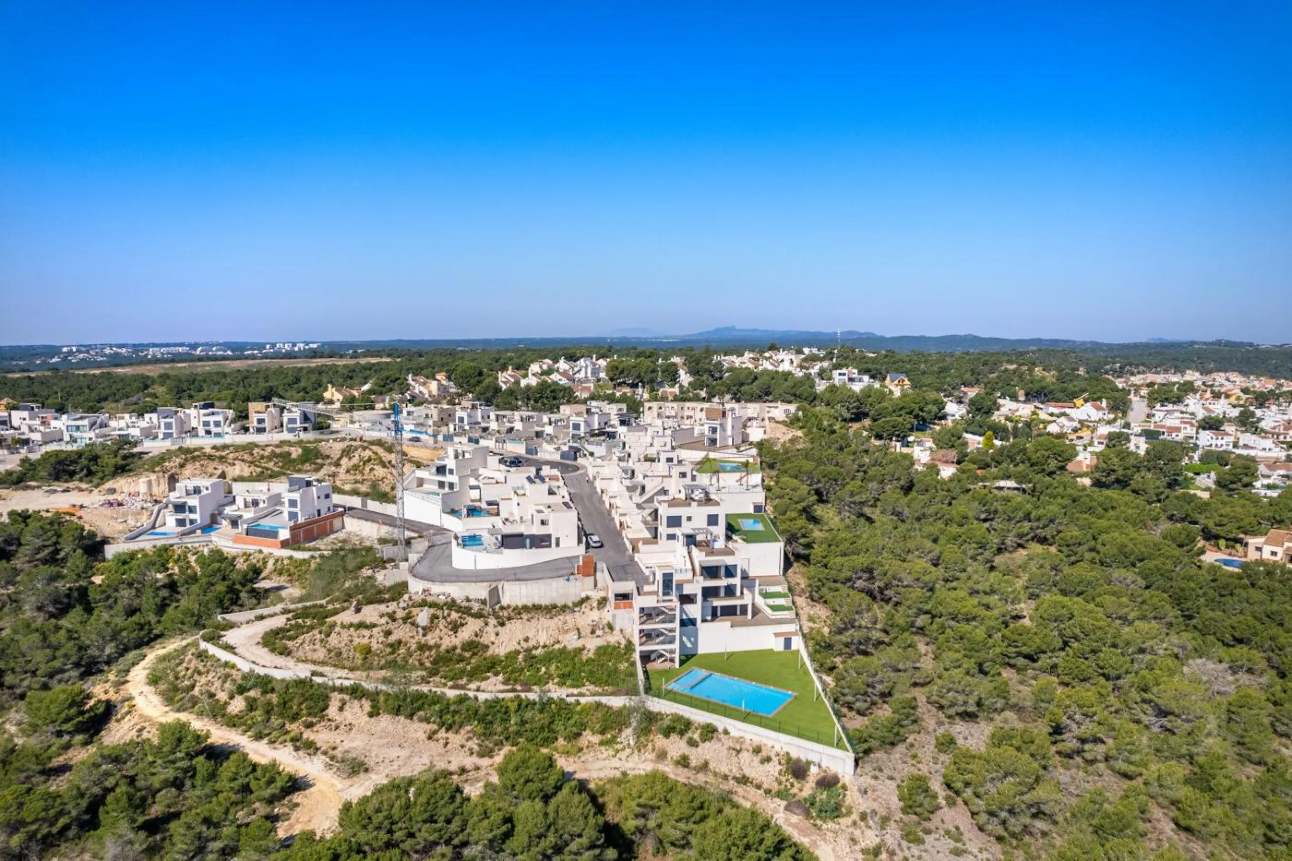 OBRA NUEVA! BUGALOW EN SAN MIGUEL DE SALINAS. 2 DORM. 2 BAÑOS. PISCINA+GARAJE.