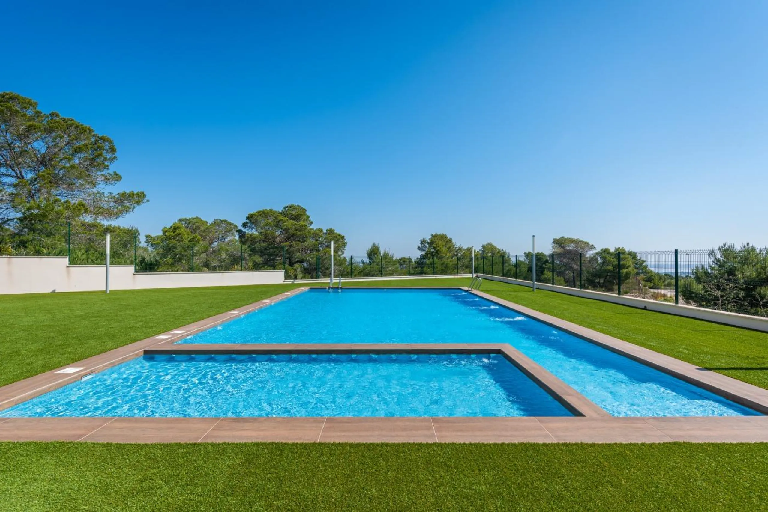 OBRA NUEVA! BUGALOW EN SAN MIGUEL DE SALINAS. 2 DORM. 2 BAÑOS. PISCINA+GARAJE.