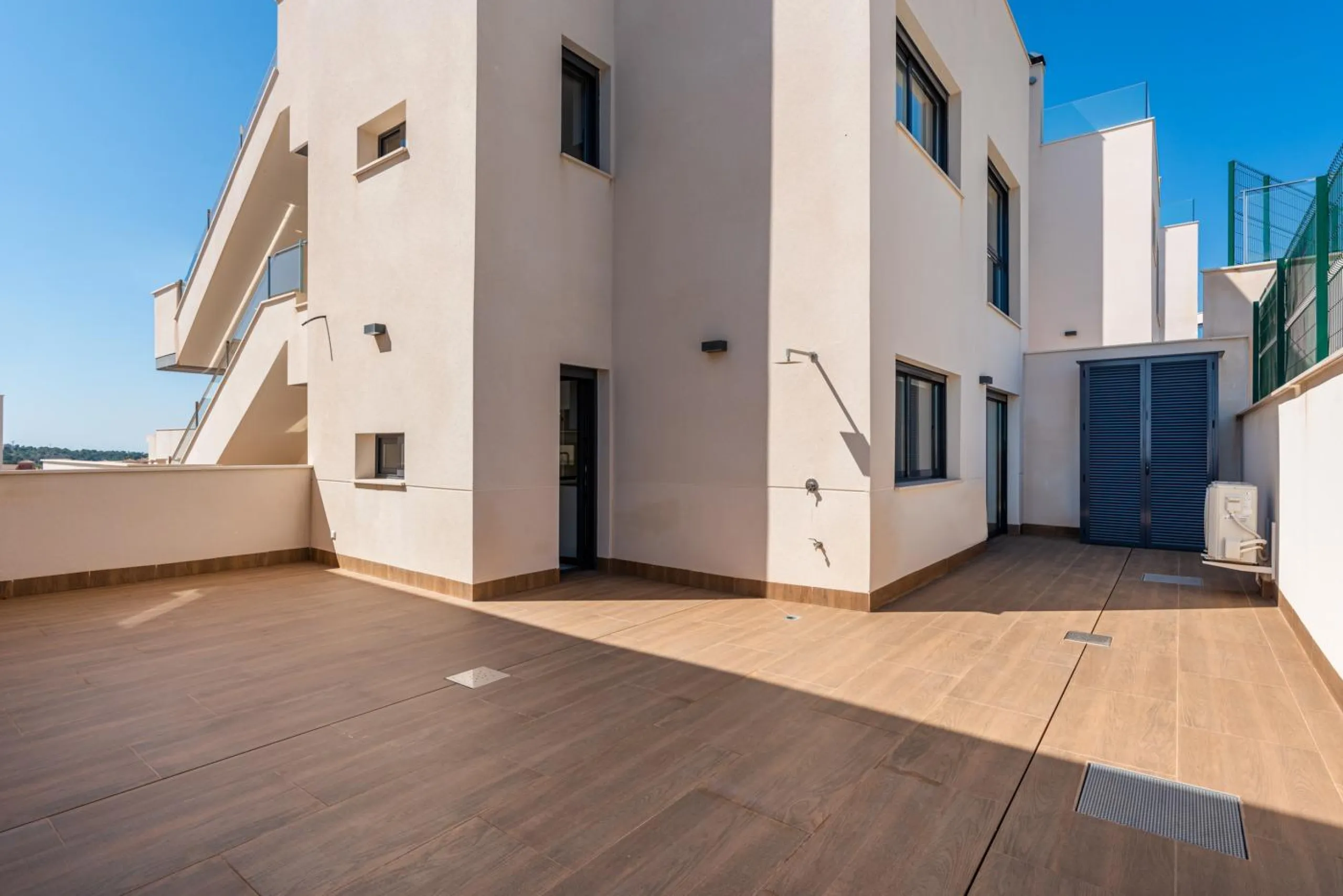 OBRA NUEVA! BUGALOW EN SAN MIGUEL DE SALINAS. 2 DORM. 2 BAÑOS. PISCINA+GARAJE.