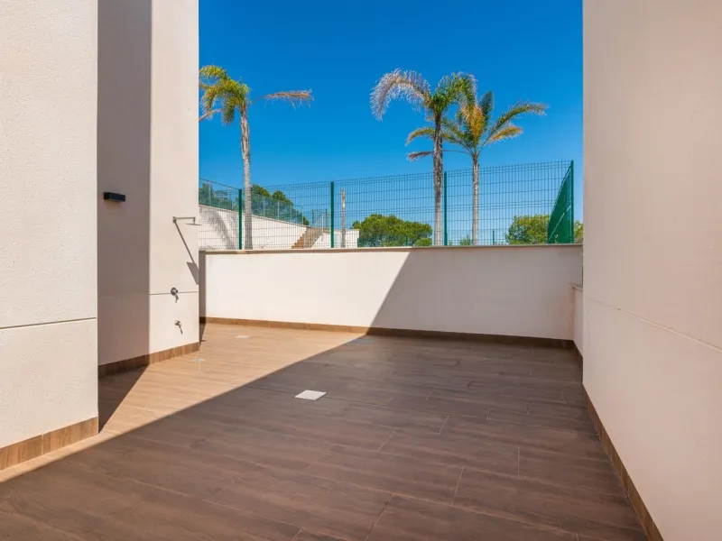 OBRA NUEVA! BUGALOW EN SAN MIGUEL DE SALINAS. 2 DORM. 2 BAÑOS. PISCINA+GARAJE.