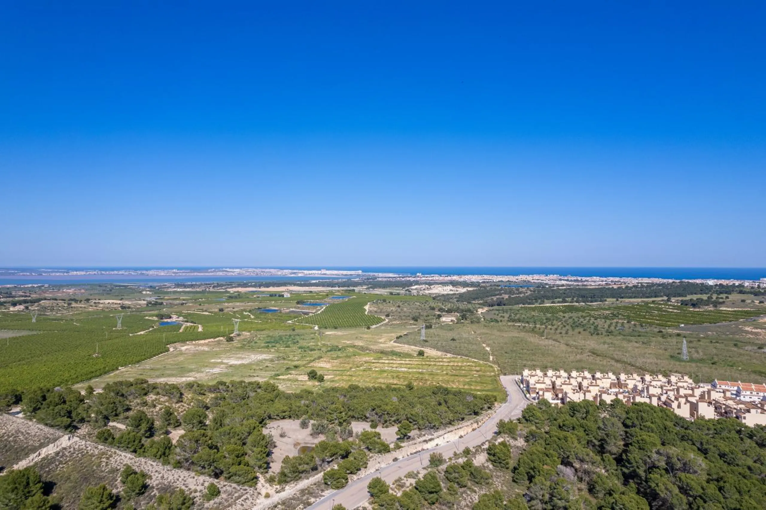OBRA NUEVA! BUGALOW EN SAN MIGUEL DE SALINAS. 2 DORM. 2 BAÑOS. PISCINA+GARAJE.
