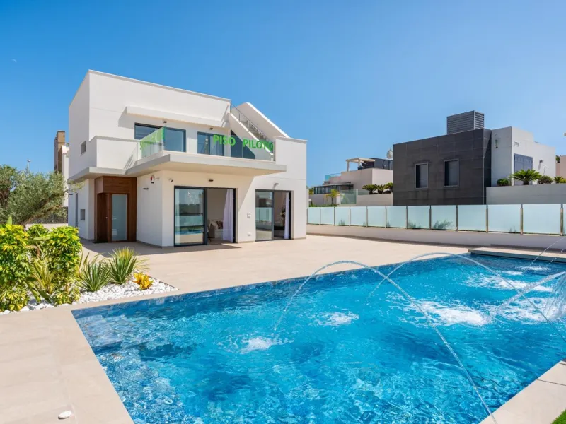 OBRA NUEVA! VILLA DE LUJO EN ORIHUELA COSTA. PLAYA A 350 METROS.