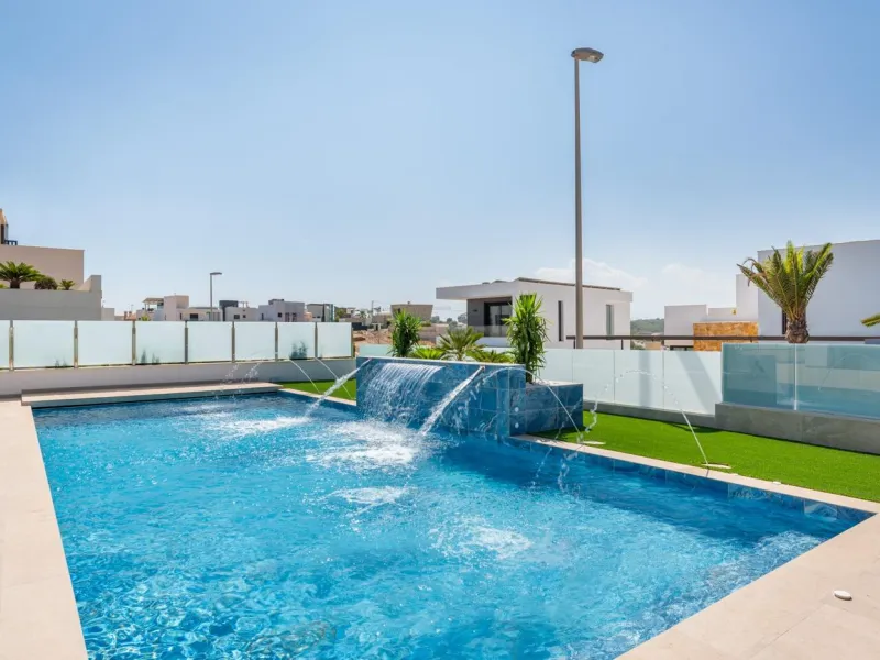 OBRA NUEVA! VILLA DE LUJO EN ORIHUELA COSTA. PLAYA A 350 METROS.