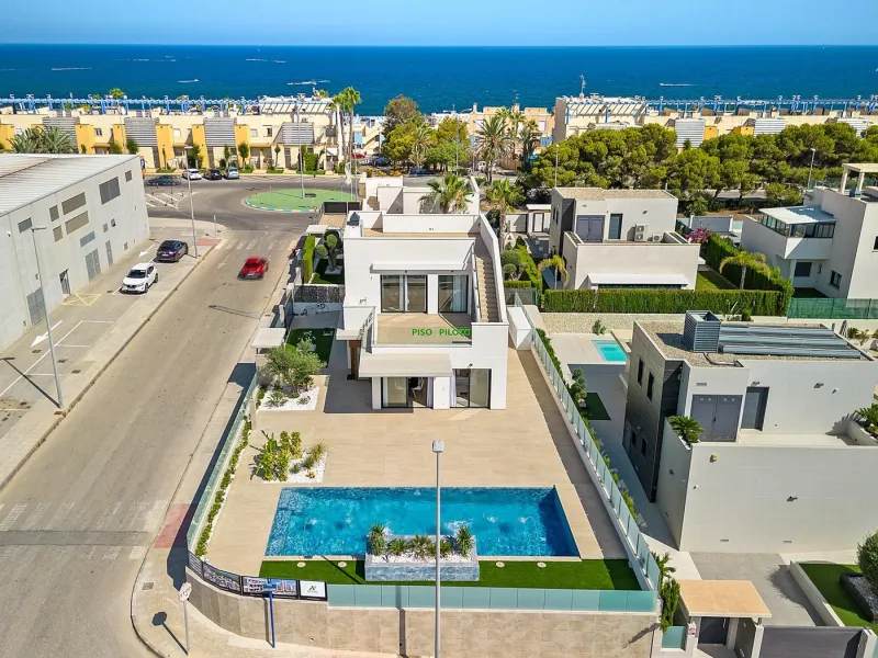 OBRA NUEVA! VILLA DE LUJO EN ORIHUELA COSTA. PLAYA A 350 METROS.