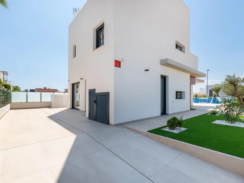 OBRA NUEVA! VILLA DE LUJO EN ORIHUELA COSTA. PLAYA A 350 METROS.