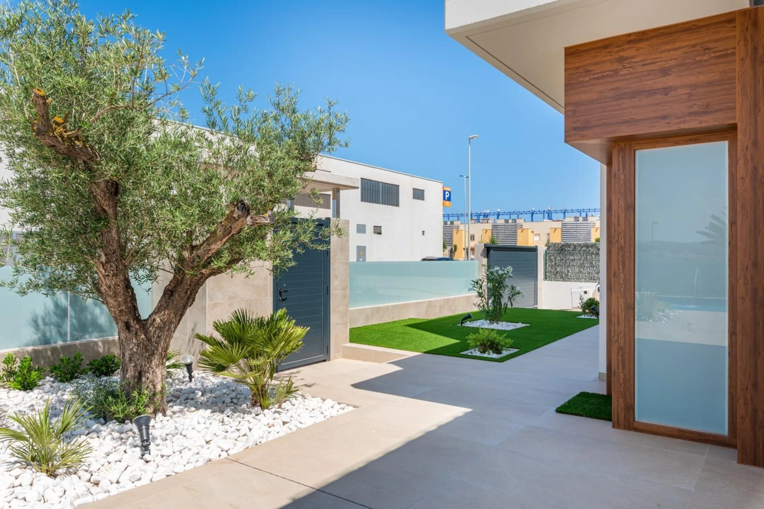 OBRA NUEVA! VILLA DE LUJO EN ORIHUELA COSTA. PLAYA A 350 METROS.