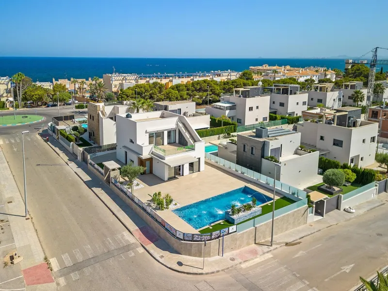 OBRA NUEVA! VILLA DE LUJO EN ORIHUELA COSTA. PLAYA A 350 METROS.