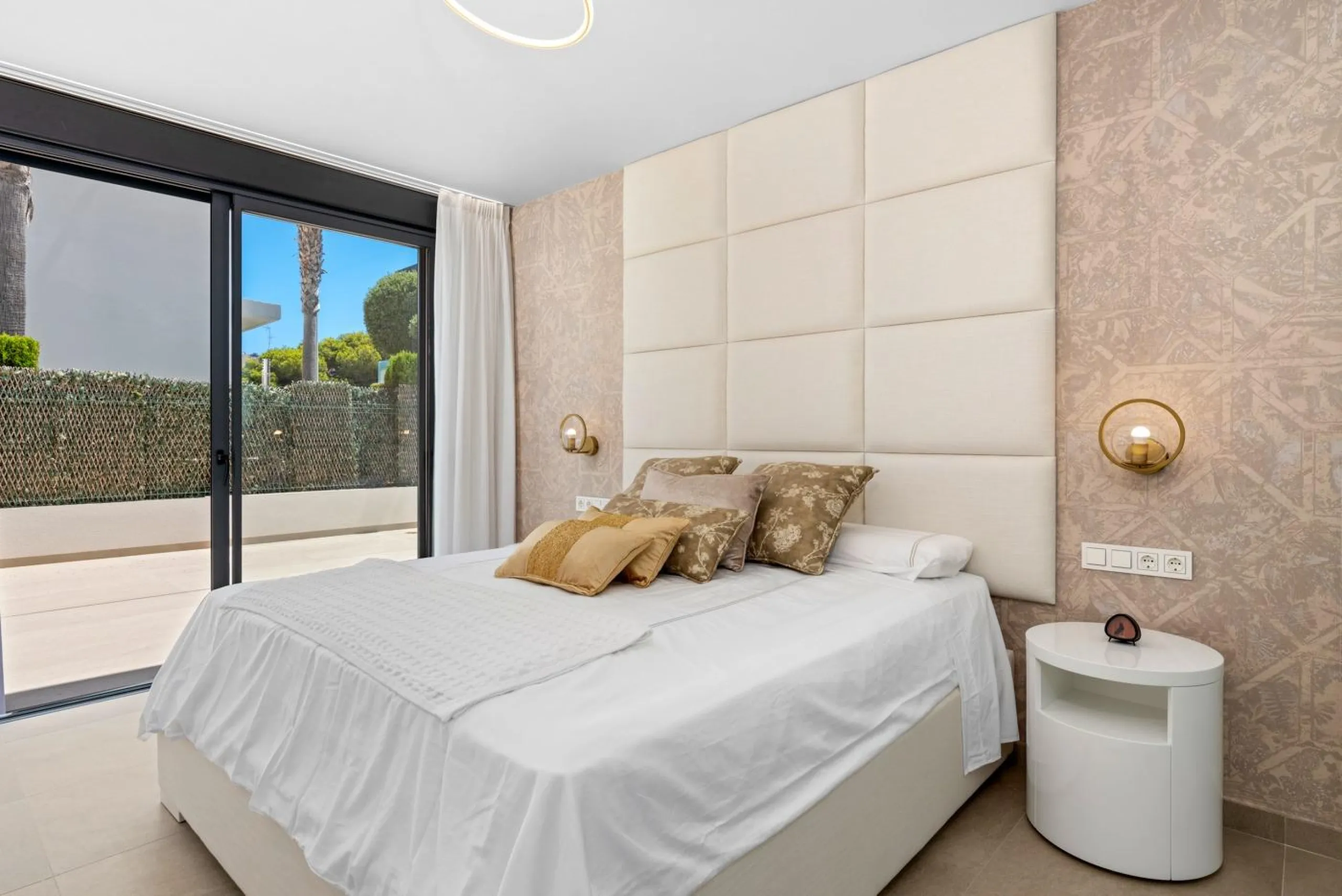 OBRA NUEVA! VILLA DE LUJO EN ORIHUELA COSTA. PLAYA A 350 METROS.