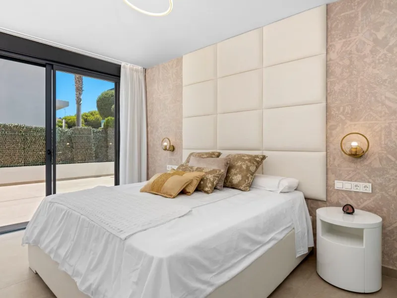 OBRA NUEVA! VILLA DE LUJO EN ORIHUELA COSTA. PLAYA A 350 METROS.