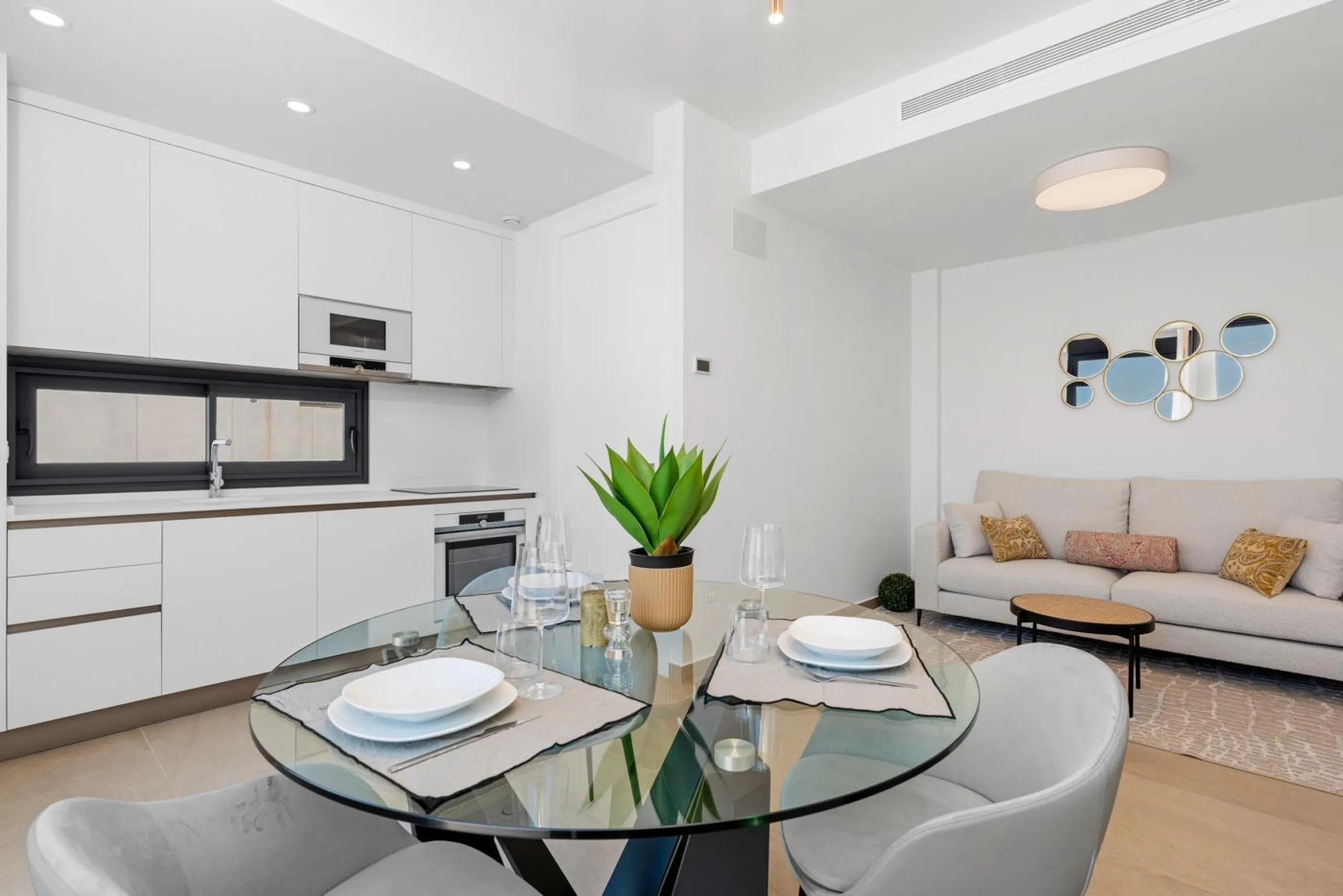 OBRA NUEVA! VILLA DE LUJO EN ORIHUELA COSTA. PLAYA A 350 METROS.