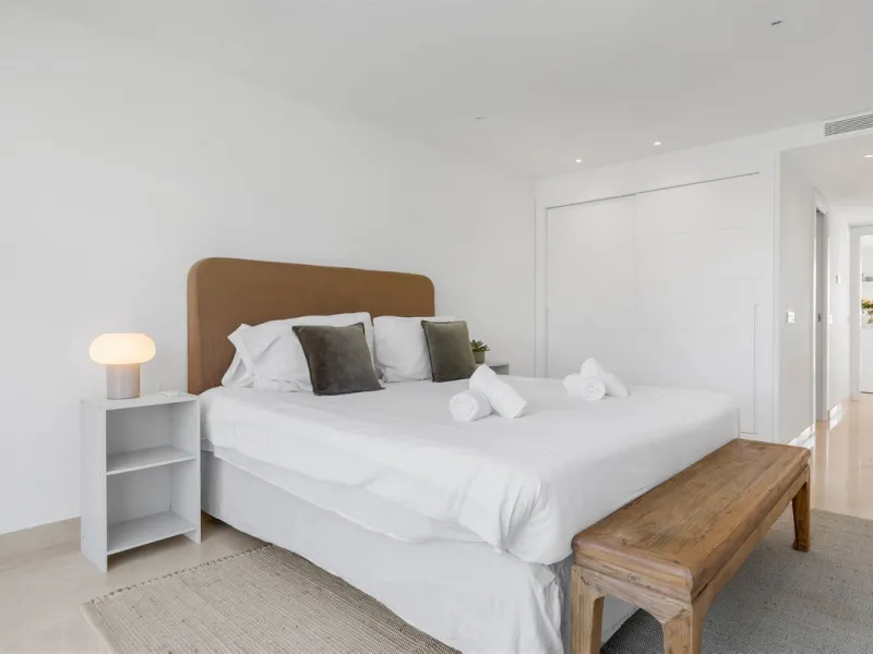 Südlich ausgerichtetes Penthouse mit privatem Pool zu verkaufen