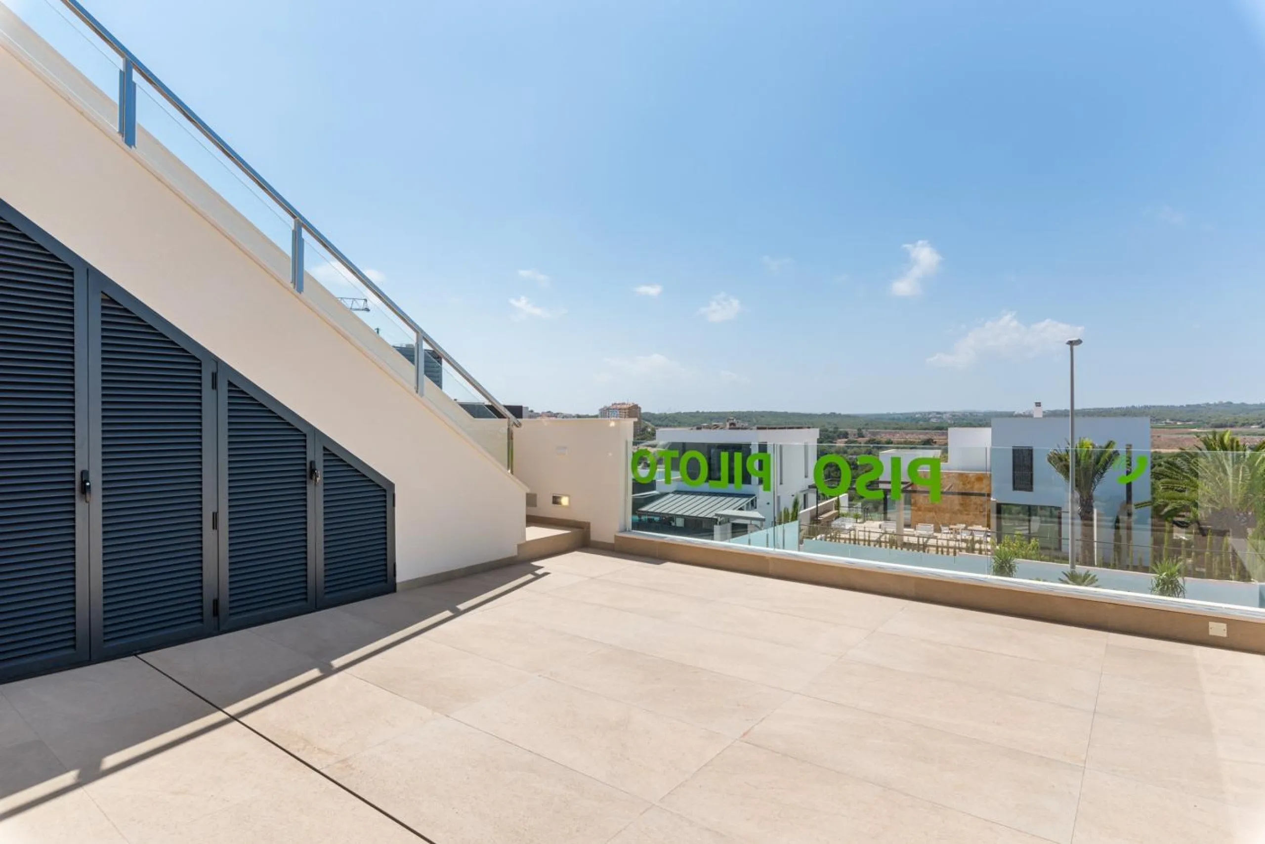 OBRA NUEVA! VILLA DE LUJO EN ORIHUELA COSTA. PLAYA A 350 METROS.