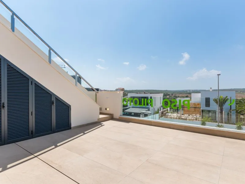 OBRA NUEVA! VILLA DE LUJO EN ORIHUELA COSTA. PLAYA A 350 METROS.