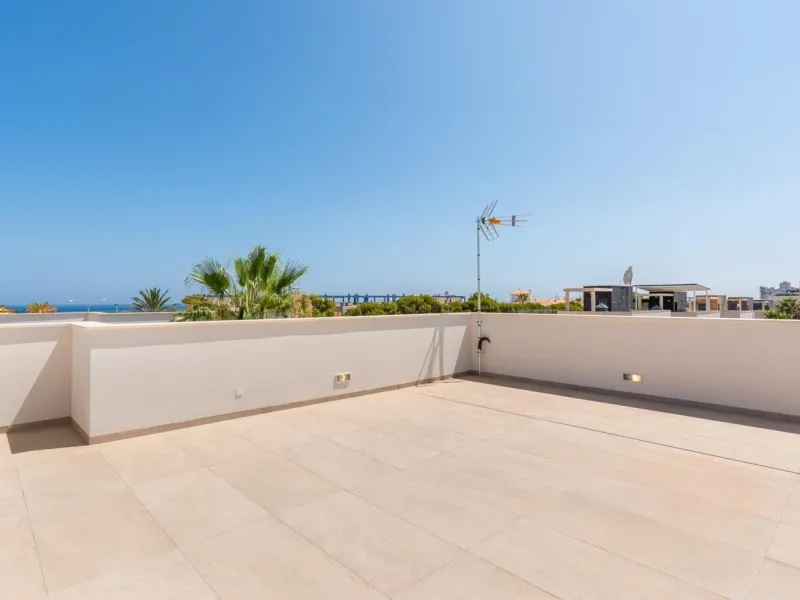 OBRA NUEVA! VILLA DE LUJO EN ORIHUELA COSTA. PLAYA A 350 METROS.