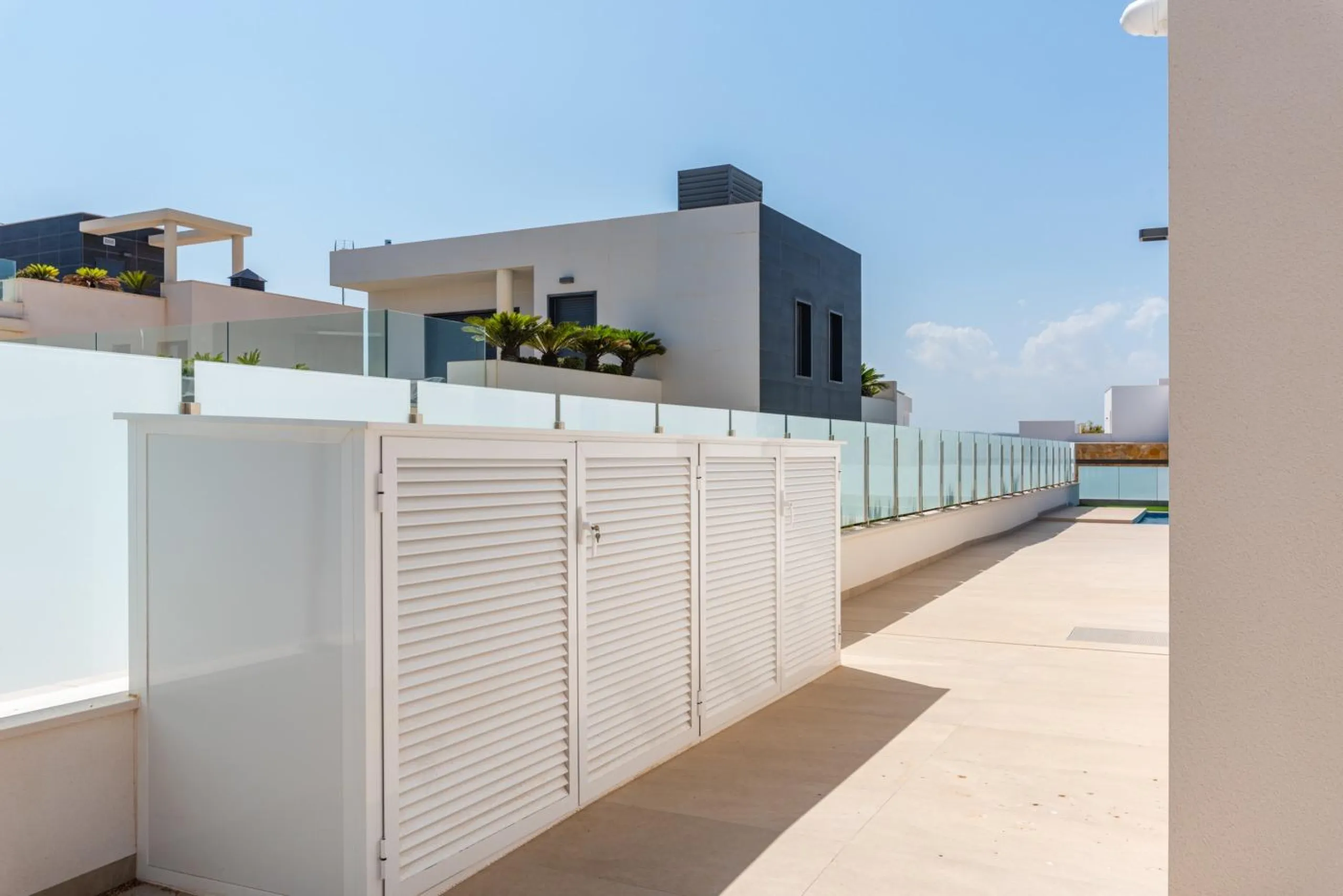 OBRA NUEVA! VILLA DE LUJO EN ORIHUELA COSTA. PLAYA A 350 METROS.