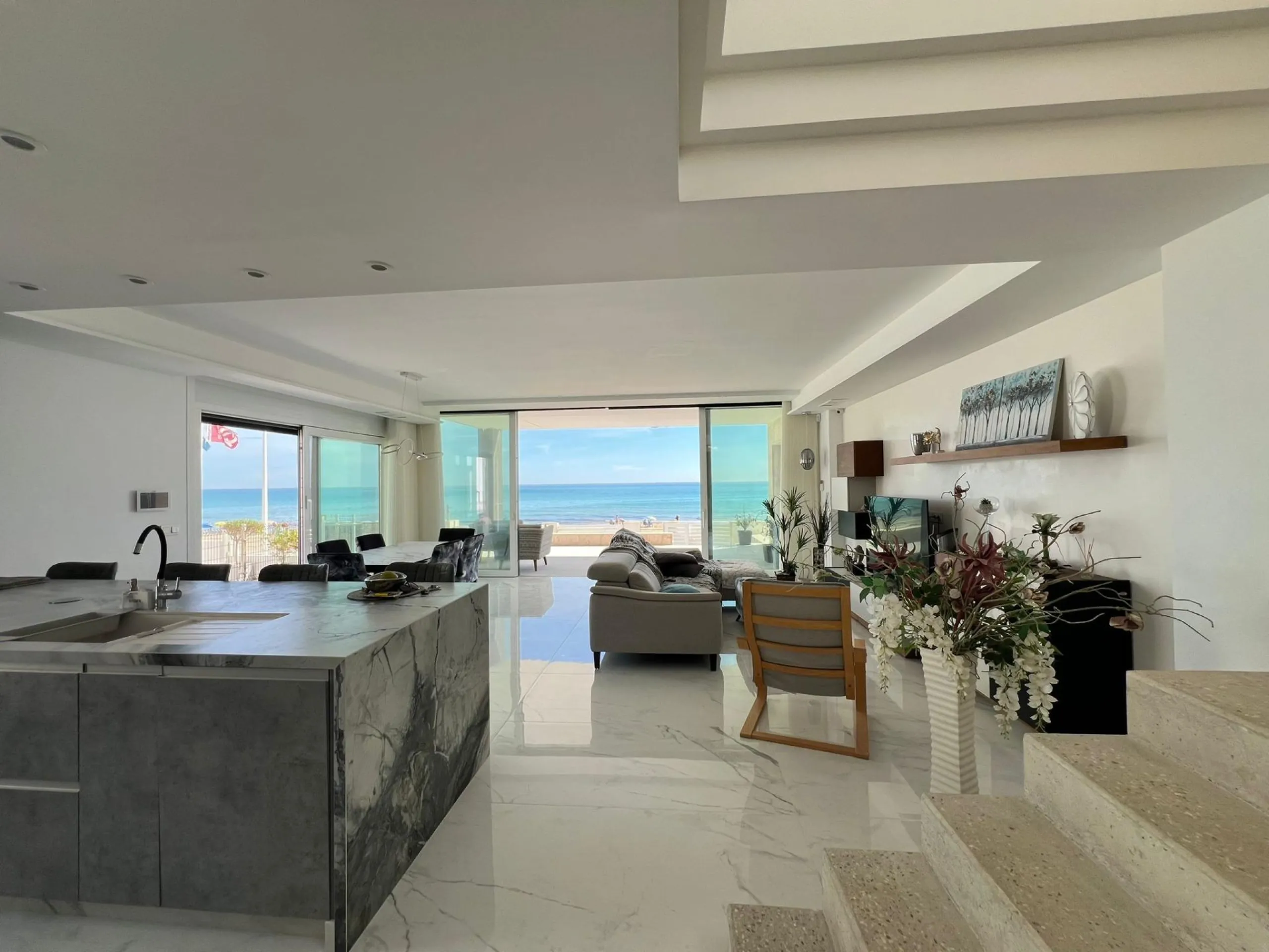 Spectacular Beachfront VILLA, LA MATA