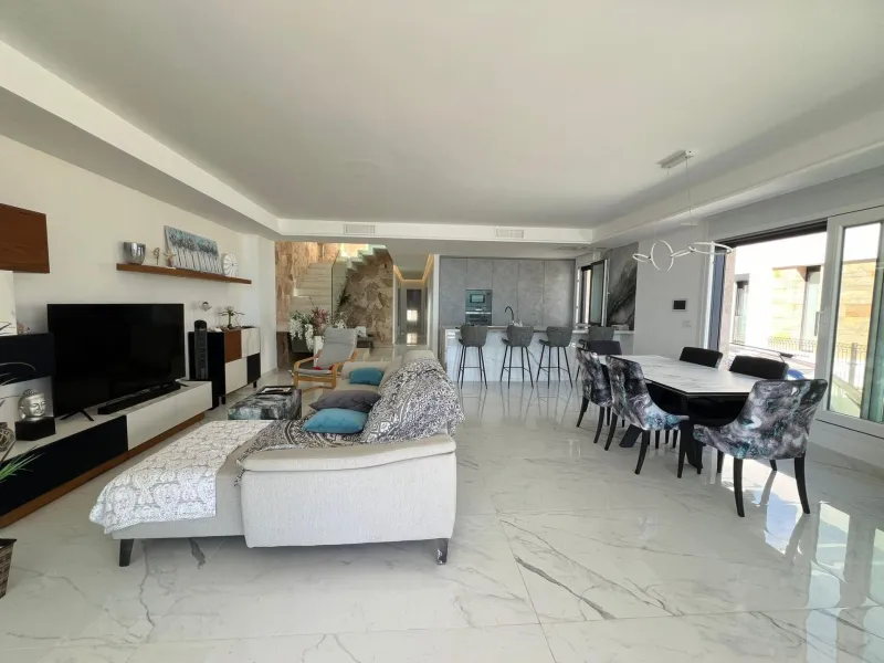 Spectacular Beachfront VILLA, LA MATA