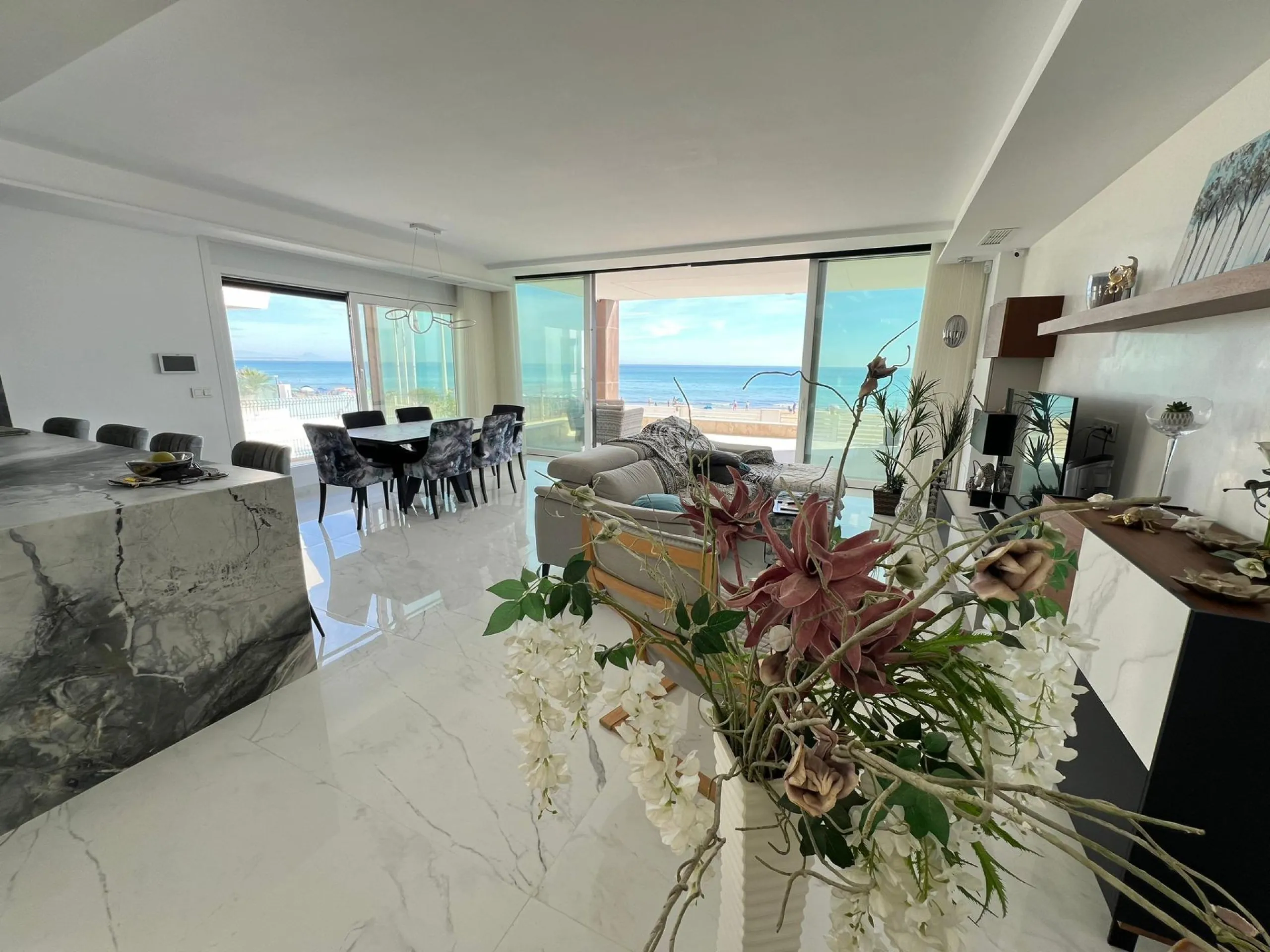 Spectacular Beachfront VILLA, LA MATA