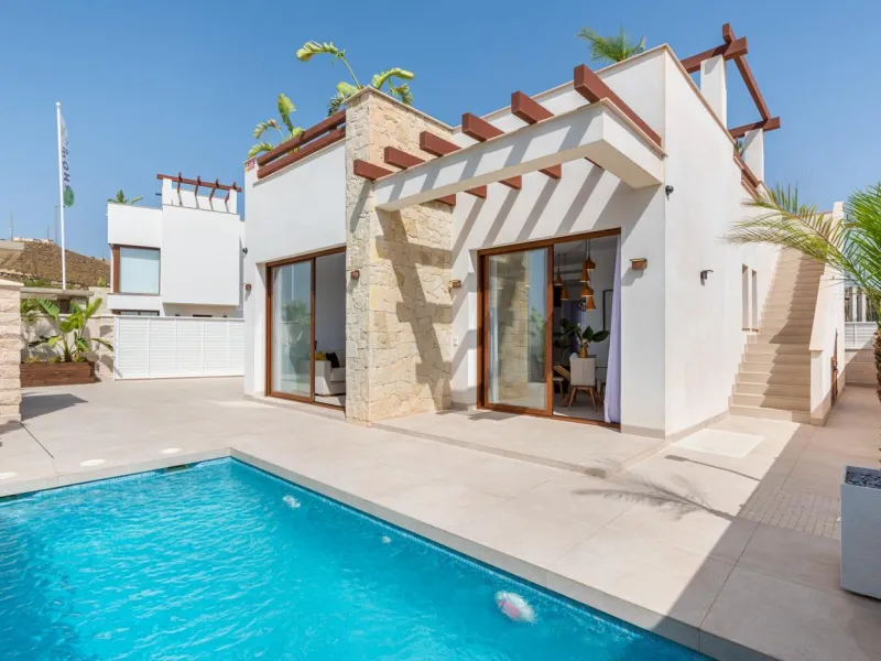OBRA NUEVA EN VERA PLAYA. ALMERIA. VILLAS ESTRELLA. 244M2 DE PARCELA. 3 DORM. 2 BAÑOS. 90M2 DE CASA.