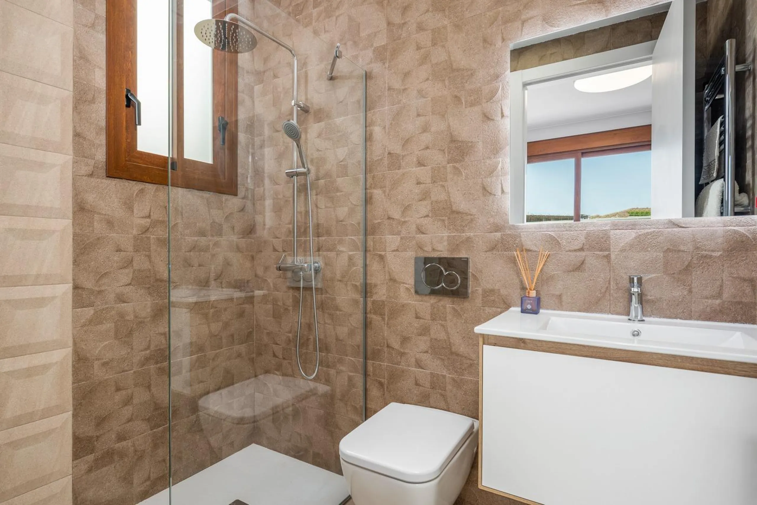 OBRA NUEVA EN VERA PLAYA. ALMERIA. VILLAS ESTRELLA. 244M2 DE PARCELA. 3 DORM. 2 BAÑOS. 90M2 DE CASA.