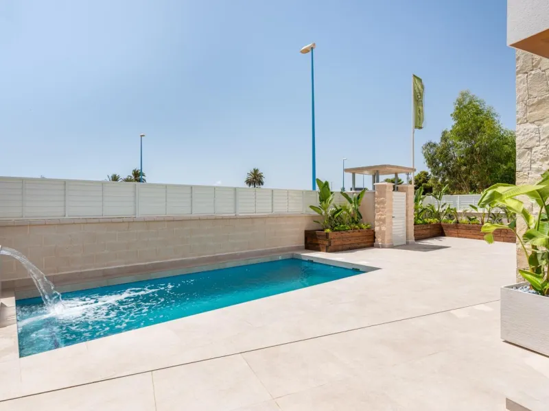 OBRA NUEVA EN VERA PLAYA. VILLAS LAGUNA AZUL. 230M2 PARCELA. 3 DORM. 3 BAÑOS.