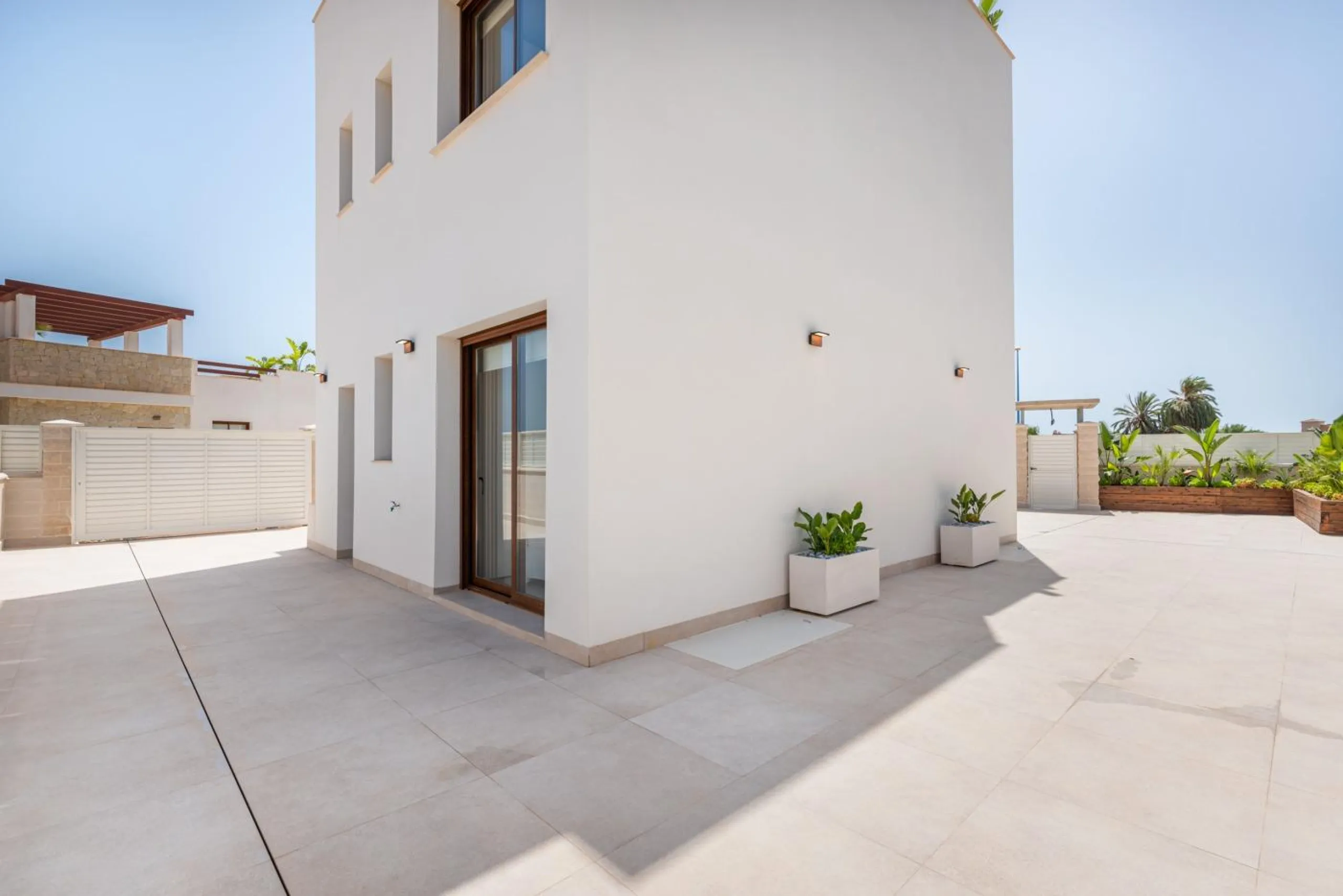 OBRA NUEVA EN VERA PLAYA. VILLAS LAGUNA AZUL. 230M2 PARCELA. 3 DORM. 3 BAÑOS.