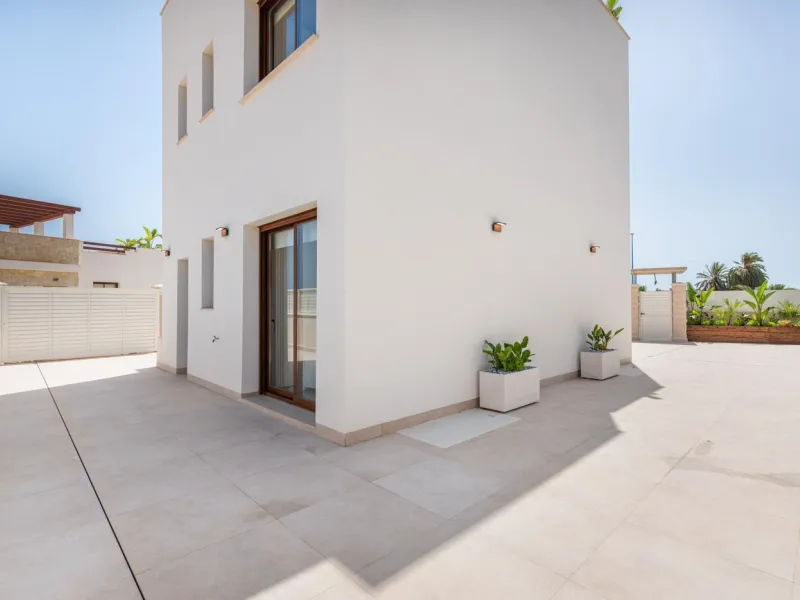 OBRA NUEVA EN VERA PLAYA. VILLAS LAGUNA AZUL. 230M2 PARCELA. 3 DORM. 3 BAÑOS.