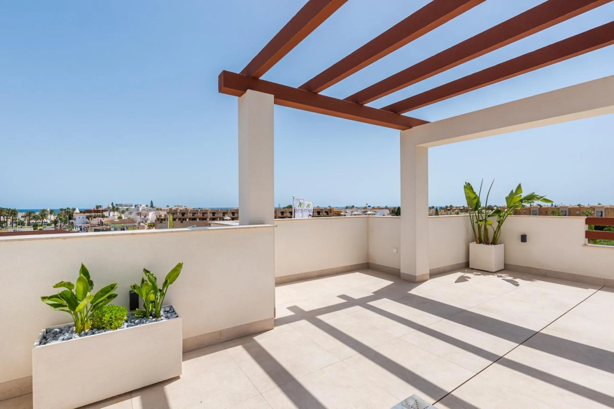 OBRA NUEVA EN VERA PLAYA. VILLAS LAGUNA AZUL. 230M2 PARCELA. 3 DORM. 3 BAÑOS.