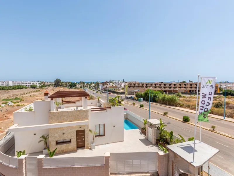 OBRA NUEVA EN VERA PLAYA. VILLAS LAGUNA AZUL. 230M2 PARCELA. 3 DORM. 3 BAÑOS.