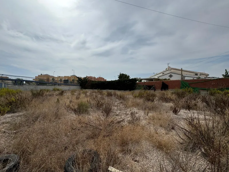 PARCELA 1000 M2 EN ORIHUELA COSTA. A 350 METROS DEL MAR.