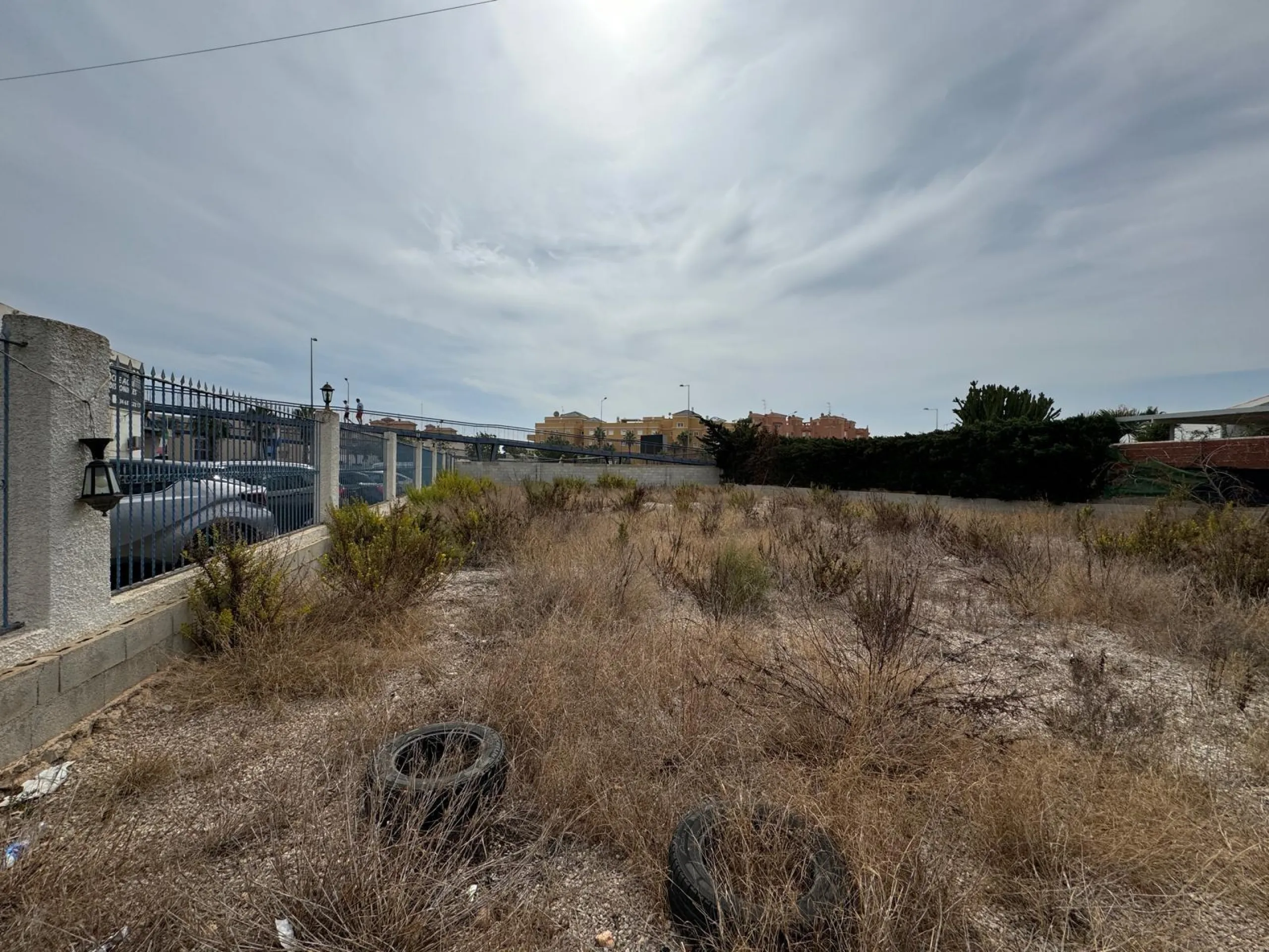 PARCELA 1000 M2 EN ORIHUELA COSTA. A 350 METROS DEL MAR.