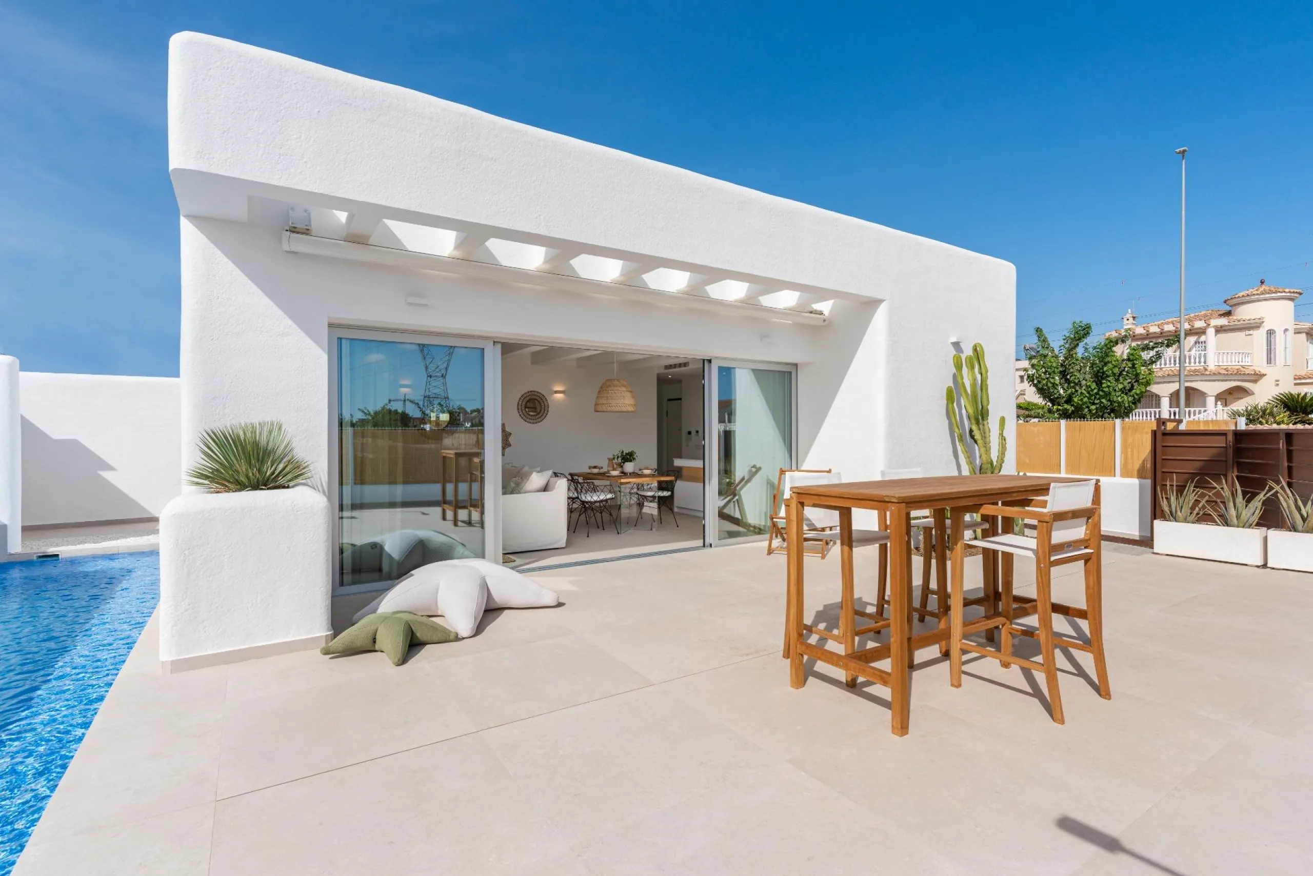 OBRA NUEVA EN DOLORES. VILLAS DE LUJO (SANTORINI) 3 DORM. 2 BAÑOS. PARCELA 260 M2. GARAJE+PISCINA.