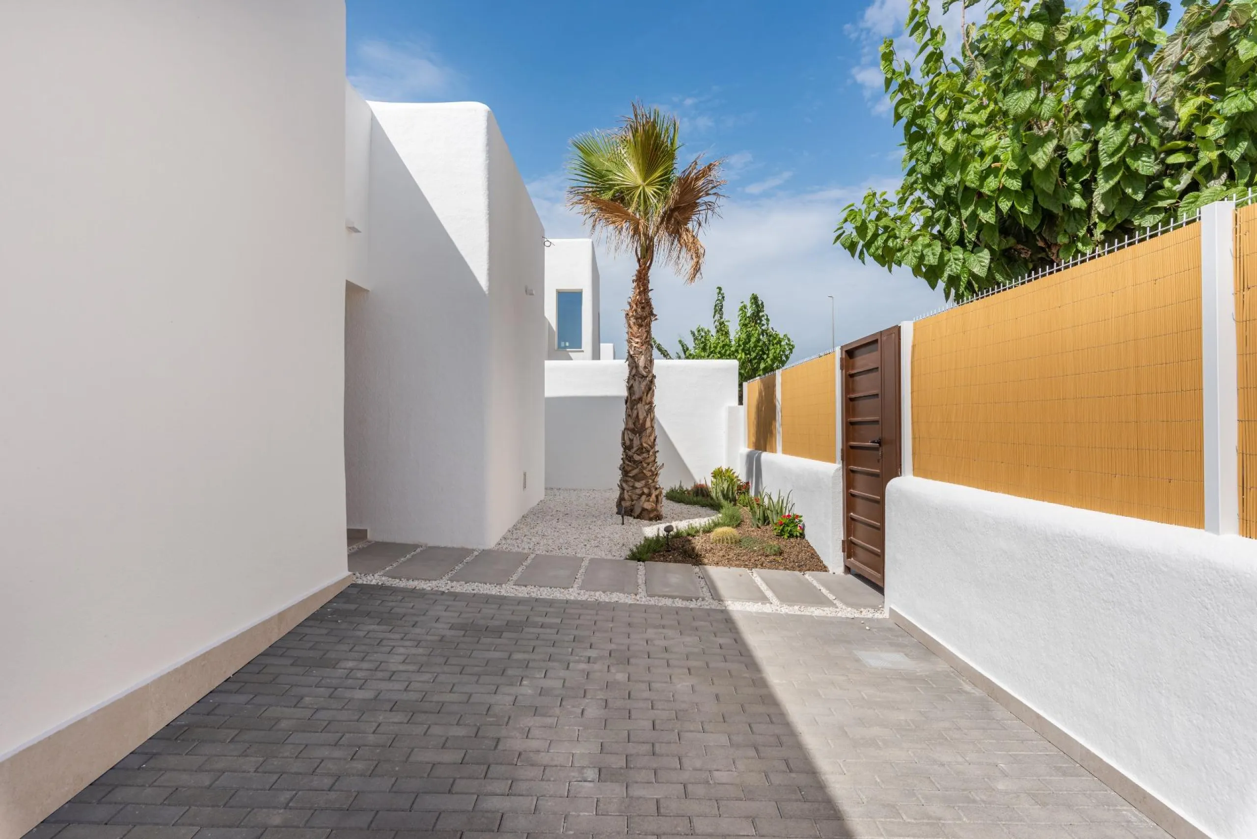 OBRA NUEVA EN DOLORES. VILLAS DE LUJO (SANTORINI) 3 DORM. 2 BAÑOS. PARCELA 260 M2. GARAJE+PISCINA.