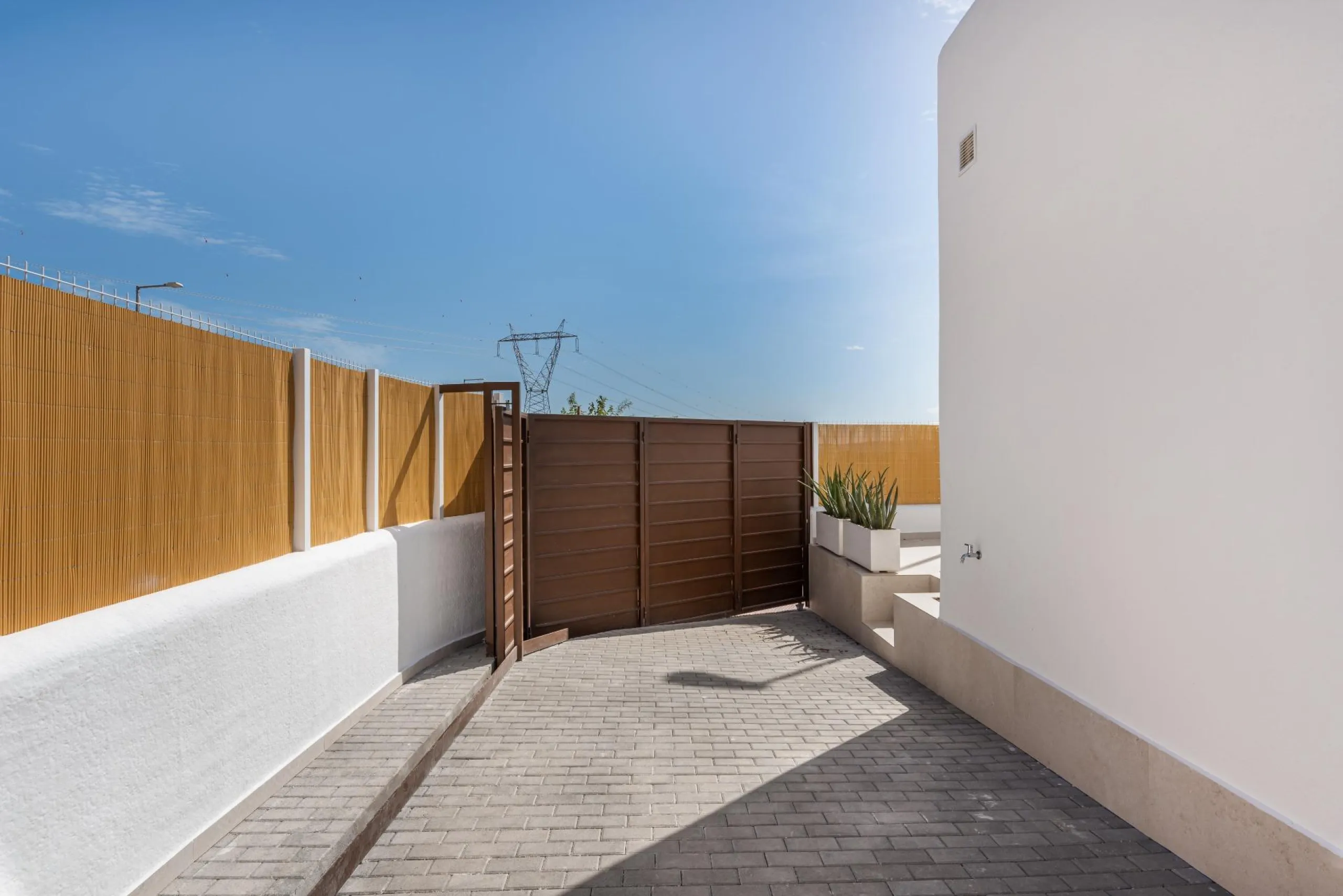 OBRA NUEVA EN DOLORES. VILLAS DE LUJO (SANTORINI) 3 DORM. 2 BAÑOS. PARCELA 260 M2. GARAJE+PISCINA.