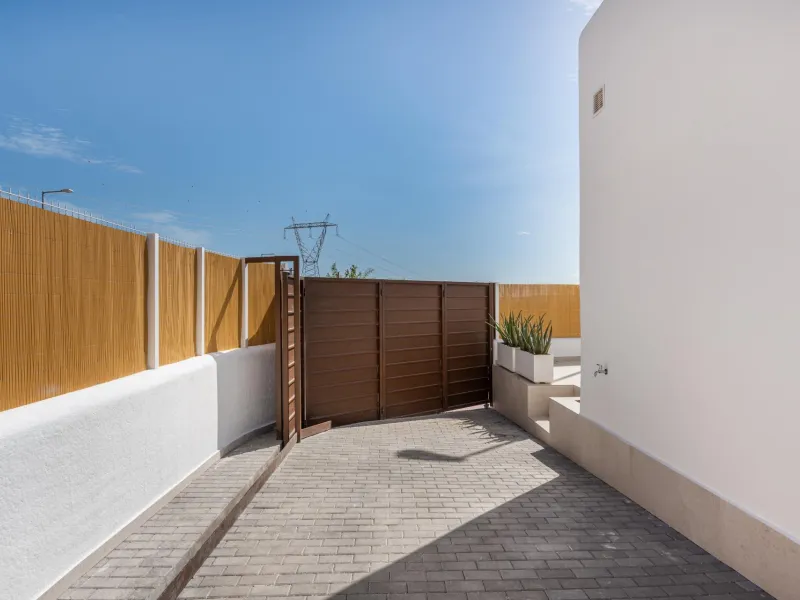 OBRA NUEVA EN DOLORES. VILLAS DE LUJO (SANTORINI) 3 DORM. 2 BAÑOS. PARCELA 260 M2. GARAJE+PISCINA.