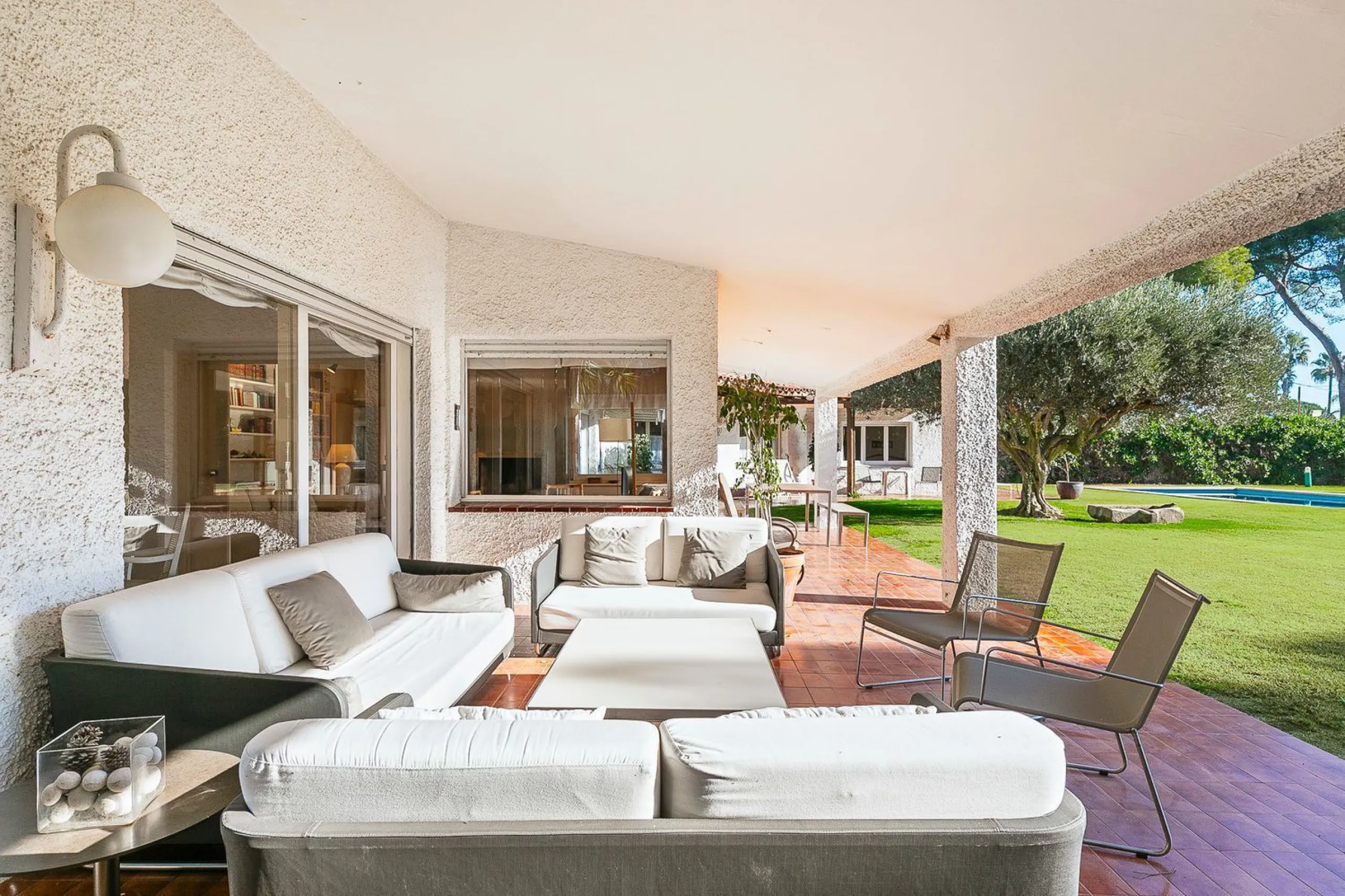Casa con gran parcela y potencial en Terramar, Sitges