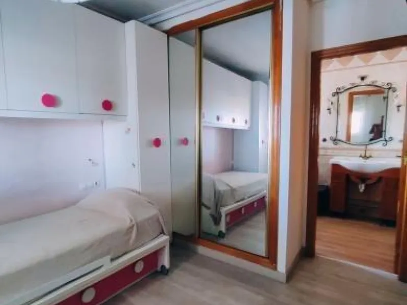 ESPECTACULAR CHALET DE 6 DORMITORIOS Y 4 WC EN AGUAS NUEVAS