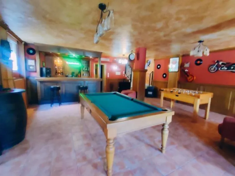 ESPECTACULAR CHALET DE 6 DORMITORIOS Y 4 WC EN AGUAS NUEVAS