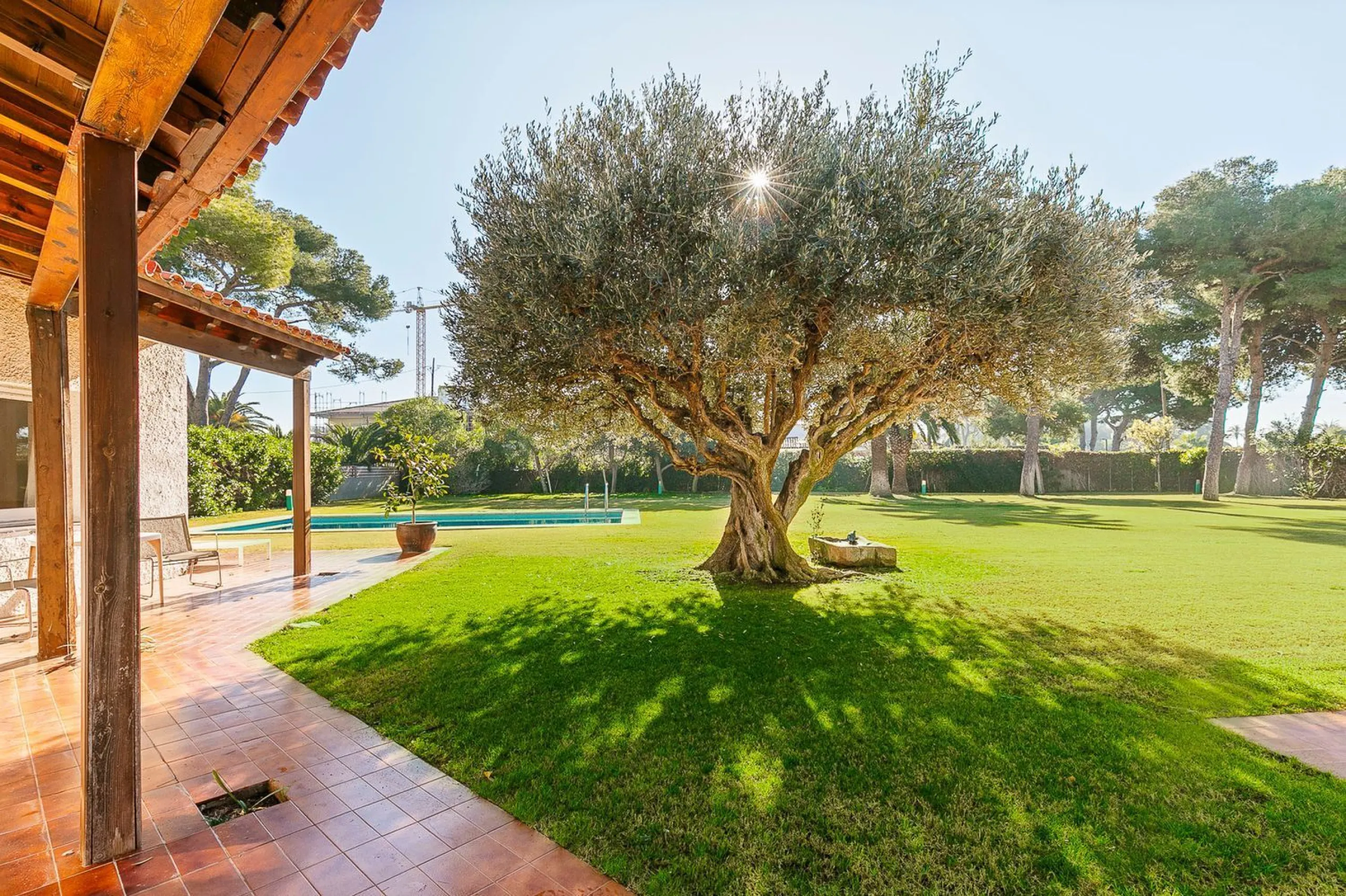 Casa con gran parcela y potencial en Terramar, Sitges
