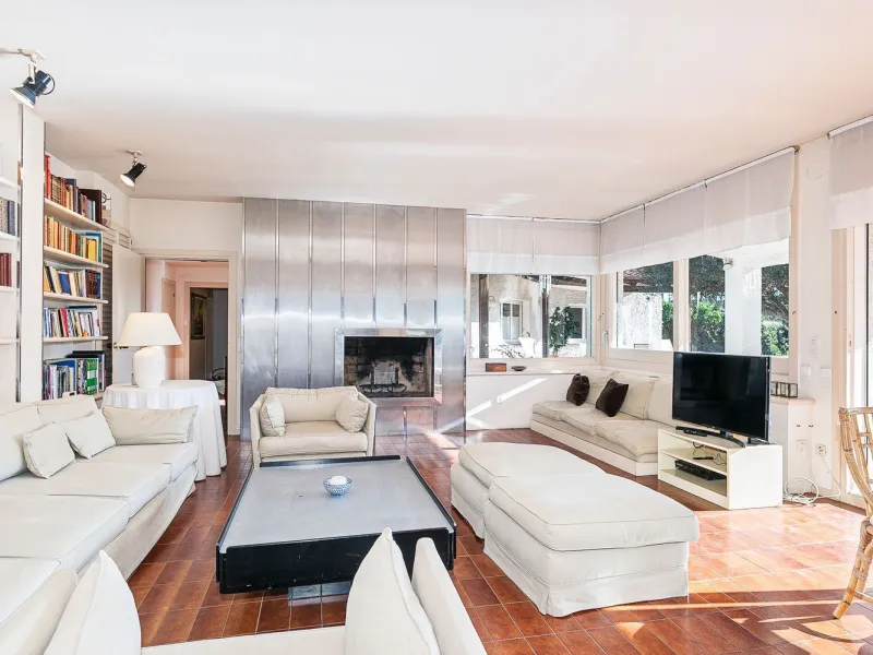 Casa con gran parcela y potencial en Terramar, Sitges