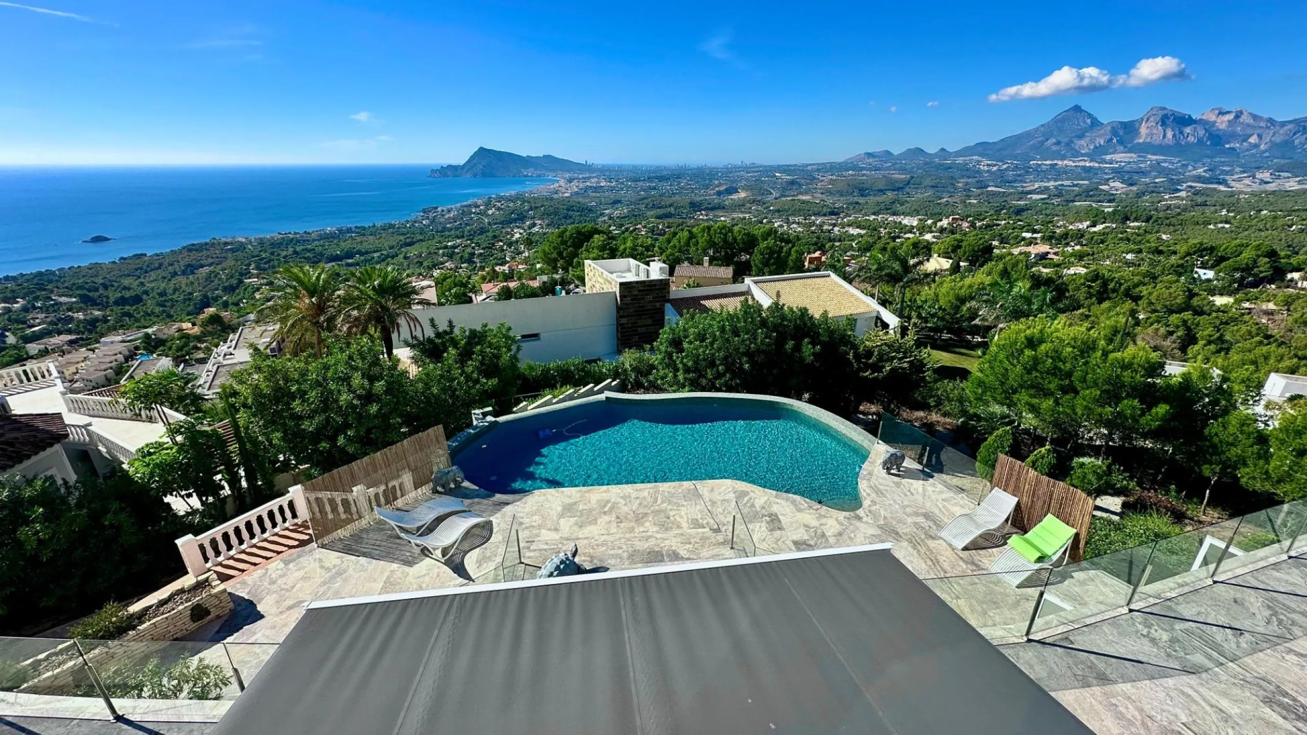 Elegant Villa with Sea Views and Altea la Vella 🌊✨