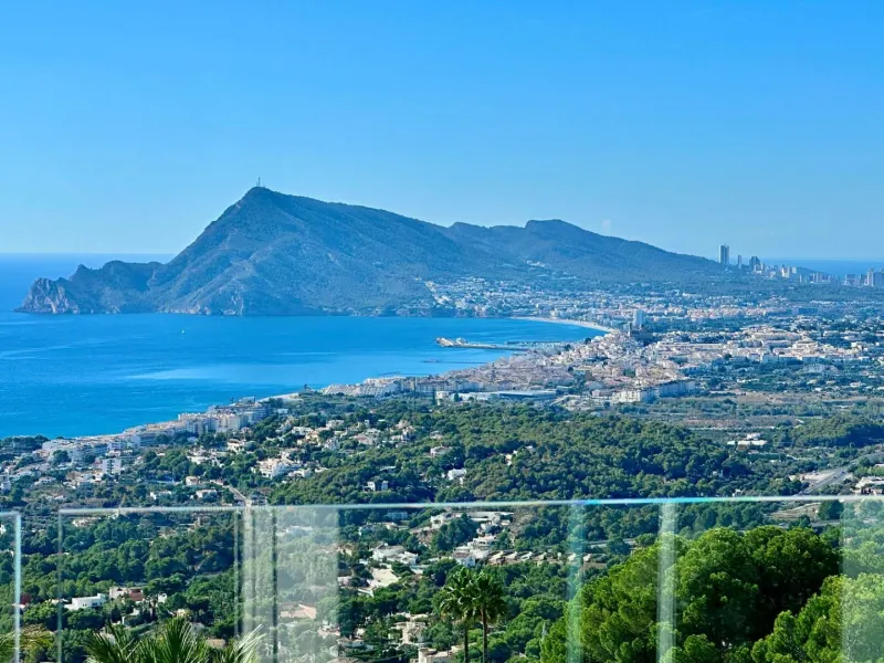 Elegant Villa with Sea Views and Altea la Vella 🌊✨