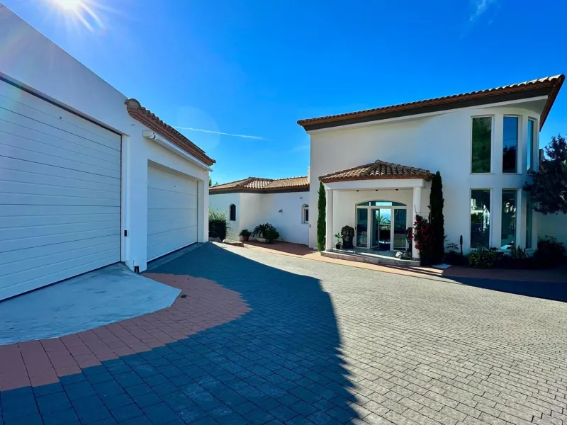 Elegant Villa with Sea Views and Altea la Vella 🌊✨